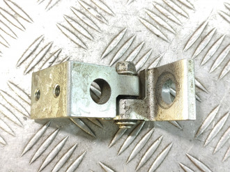 Петля двери задней левой верхняя Skoda Octavia 2004 2013