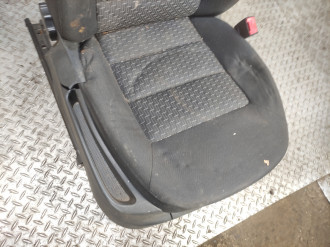 Сиденье переднее правое Skoda Octavia 2004 2013