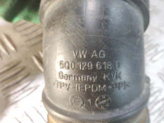 Патрубок воздушного фильтра Skoda Octavia 2013-2020