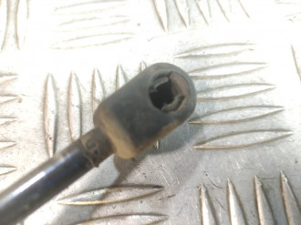 Амортизатор капота Ssang yong Kyron 2005 2015