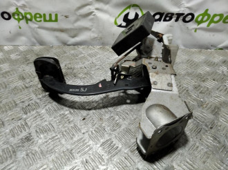 Педаль тормоза Subaru Forester S11