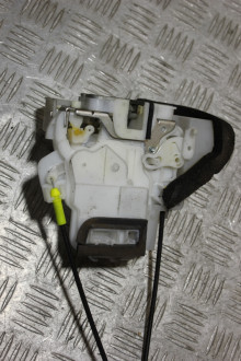 Замок двери задней левой Subaru Forester S12