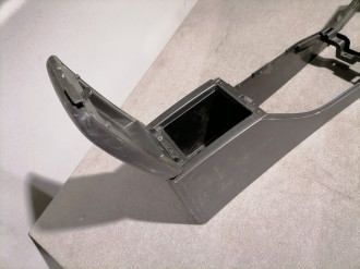 Подлокотник Subaru Forester S11