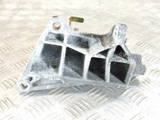 Кронштейн компрессора кондиционера Subaru Forester S11