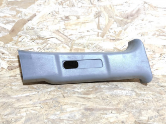 Обшивка стойки правая Subaru Forester S11