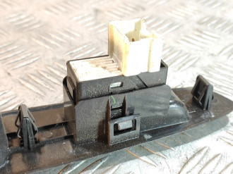 Кнопка стеклоподъемника Subaru Forester S11