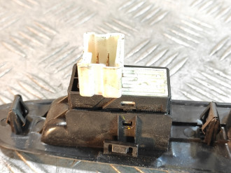 Кнопка стеклоподъемника Subaru Forester S11