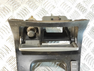 Рамка кулисы кпп Subaru Forester S11