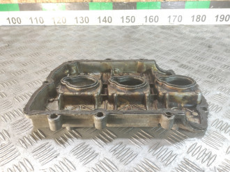 Крышка клапанная Subaru Tribeca B9