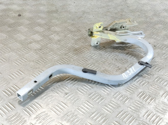 Петля крышки багажника правая Suzuki Liana 2001-2007