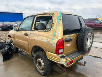 В разборе Suzuki Grand vitara  1998 2005