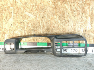 Накладка торпедо Suzuki Grand vitara  1998 2005