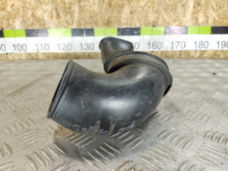 Патрубок воздушного фильтра Porsche Cayenne 