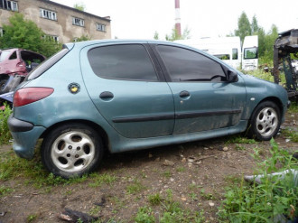 В разборе Peugeot 206 1998 2012