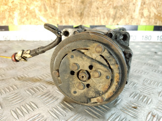 Компрессор системы кондиционирования Peugeot 406 1995-1999