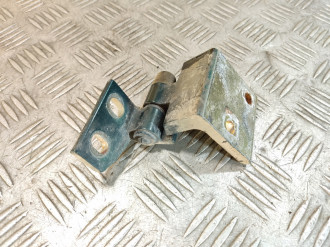 Петля двери передней правой верхняя Peugeot 406 1995-1999