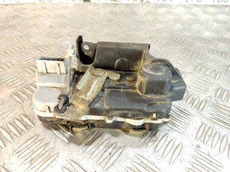 Замок двери задней правой Peugeot 406 1995-1999