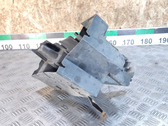 Корпус блока предохранителей Peugeot 406 1995-1999
