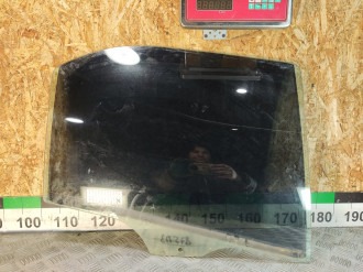 Стекло двери задней правой Peugeot 406 1999-2004