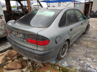 В разборе Renault Laguna 1994 1998