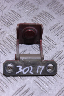 Петля багажника правая Renault Scenic 2003 2009