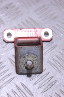 Петля багажника правая Renault Scenic 2003 2009