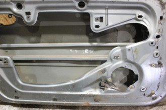 Дверь передняя левая Renault Laguna 1994 1998