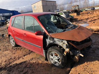 В разборе Renault Scenic 2003 2009