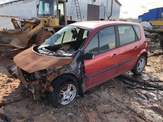 В разборе Renault Scenic 2003 2009