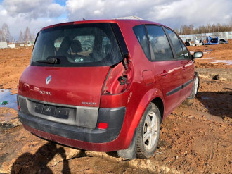 В разборе Renault Scenic 2003 2009