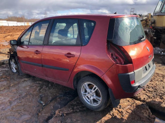В разборе Renault Scenic 2003 2009