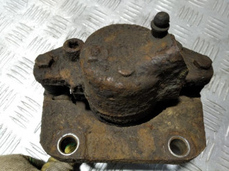 Суппорт передний правый Renault Logan 2005 2014