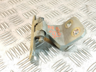 Петля двери передней правой верхняя Renault Laguna 1994 1998