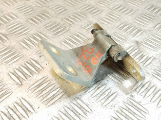 Петля двери передней правой верхняя Renault Laguna 1994 1998
