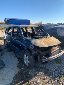 В разборе Renault Scenic 2003 2009
