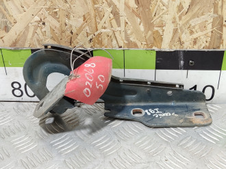 Петля капота правая Renault Scenic 1996 1999