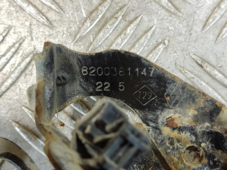 Кронштейн задней балки Renault Scenic 2003 2009