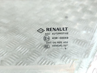 Стекло двери передней левой Renault Laguna 2008-2015