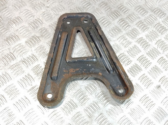 Кронштейн передней балки правый Renault Kangoo 1997 2003