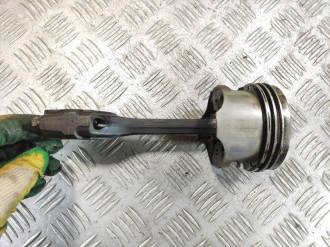 Поршень с шатуном Renault Laguna 1994 1998