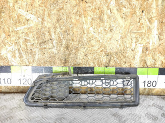 Решетка в бампер правая Renault Logan 2005 2014