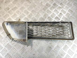 Решетка в бампер правая Renault Logan 2005 2014