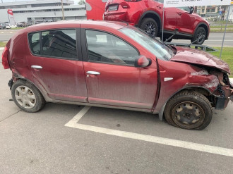 В разборе Renault Sandero 2009 2014