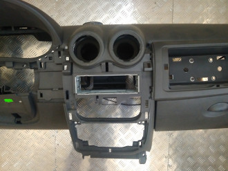 Торпедо Renault Sandero 2009 2014