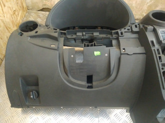 Торпедо Renault Sandero 2009 2014