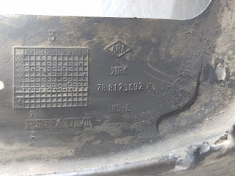 Брызговик правый задний Renault Logan 2005 2014