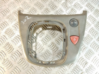 Рамка кулисы кпп Renault Scenic 2003 2009
