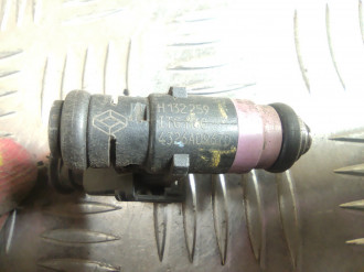 Форсунка двигателя Renault Clio 1998-2008