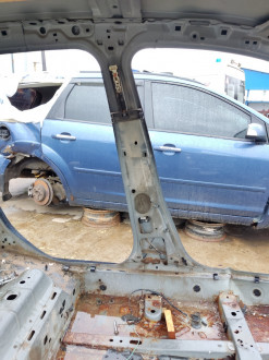Порог со стойкой левой Renault Megane 2003 2009
