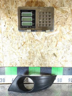 Решетка в бампер левая Renault Logan 2005 2014